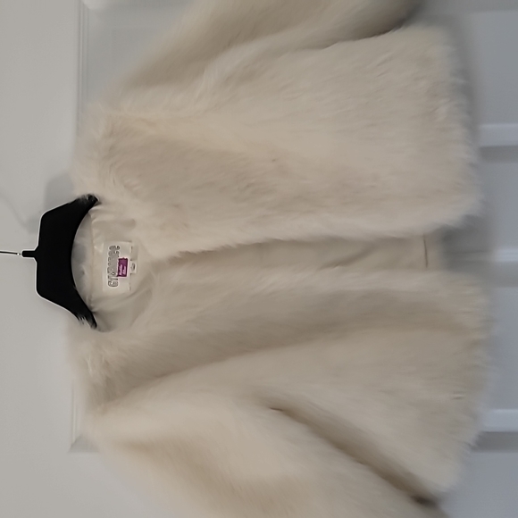 Faux fur coat - Picture 2 of 5